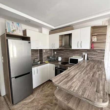 Private In Bbr, Sarafovo Apartman