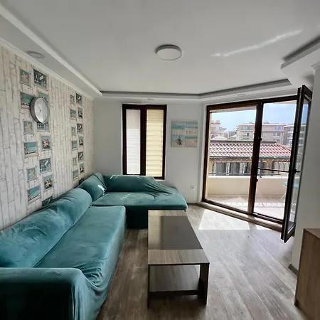 Private In Bbr, Sarafovo Apartman *